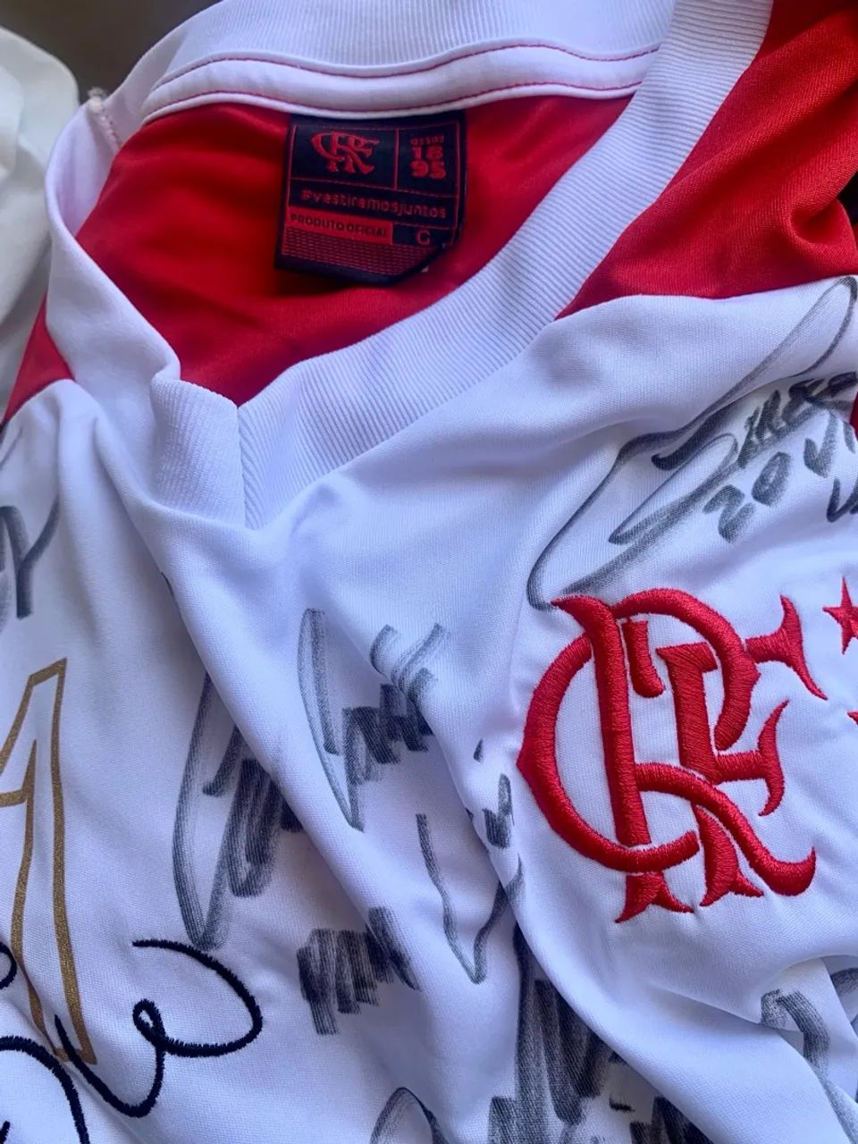 Camisa do Flamengo (Edição Zico) com autógrafos do elenco de 2023